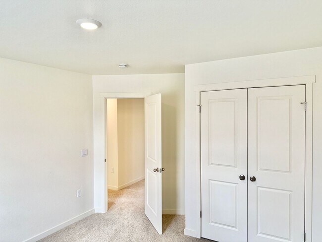 Building Photo - Beautiful 2 Year Old Home In Monument, wit...