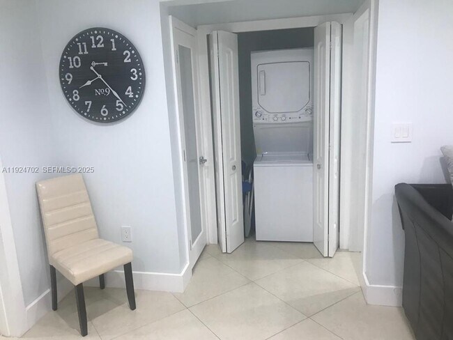 Building Photo - 7921 Abbott Ave