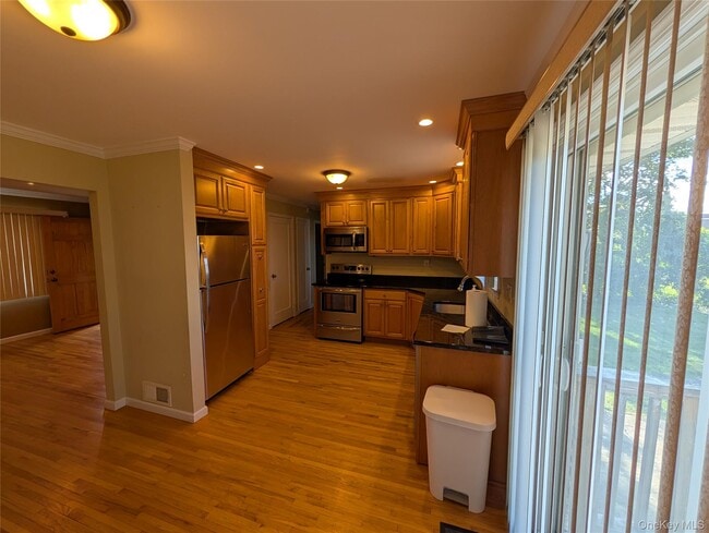 Building Photo - 23 Colonial Dr
