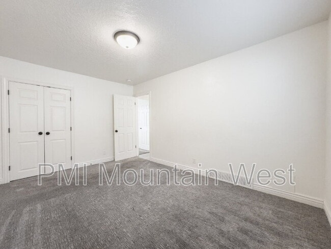 Building Photo - 2013 Nevada Cir