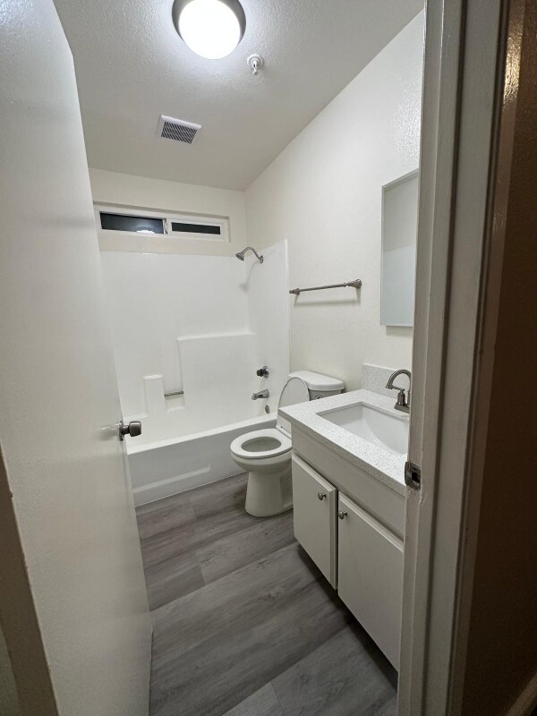 Building Photo - 16645 Valencia Ave