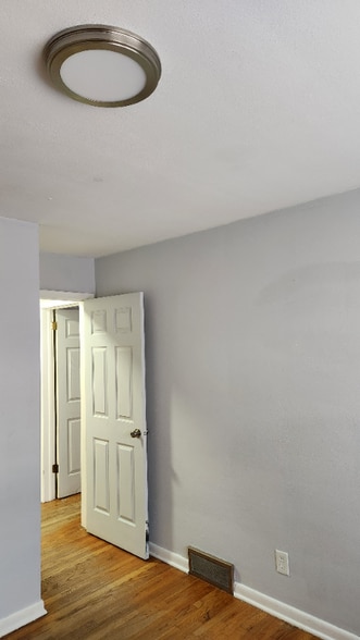 Building Photo - 2223-2223 7th Ave