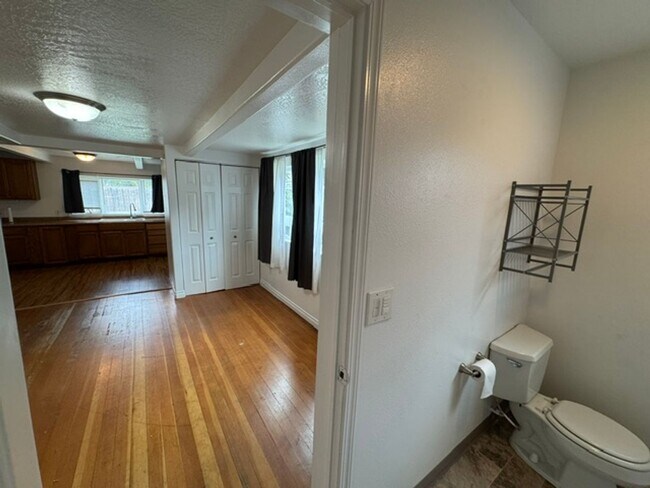Building Photo - 819 Taylor St