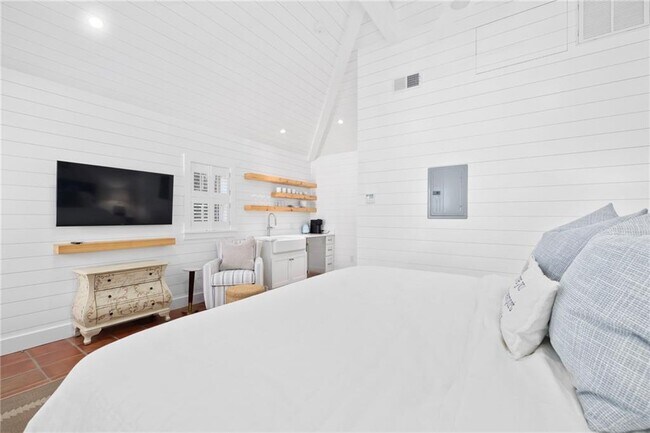 Building Photo - 89 Gibbs Ave