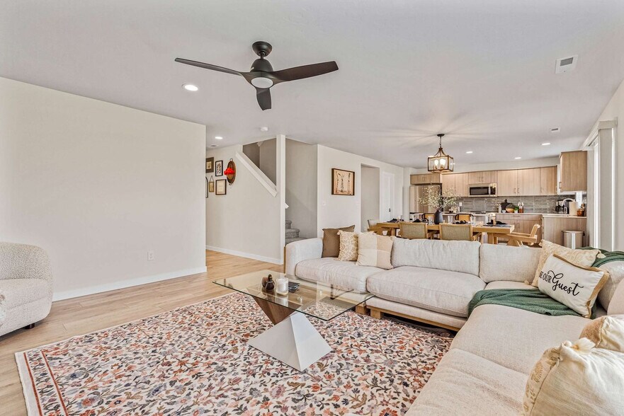 Building Photo - 5302 E Burnte Peak St