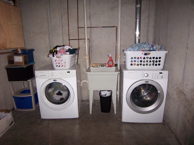 Building Photo - Available March 15! Beautiful 3 Bedroom Home in the Gilbert School District