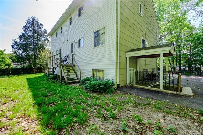 Building Photo - 43 Evert St