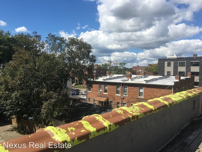 Building Photo - 5747 Holden St