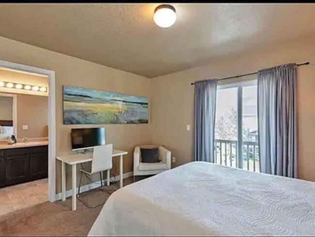 Building Photo - Spacious and Townhome Now Available!