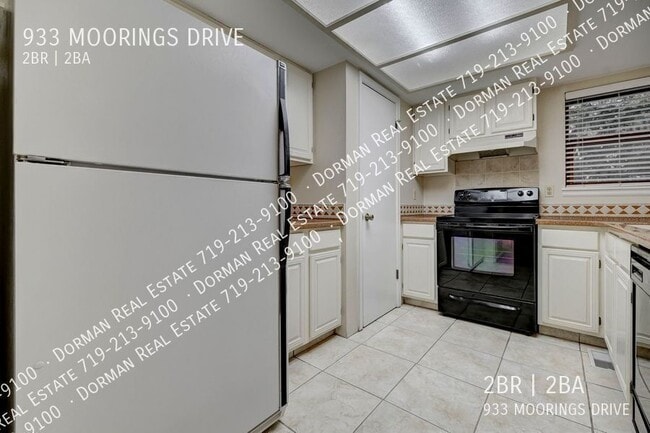 Building Photo - 933 Moorings Dr