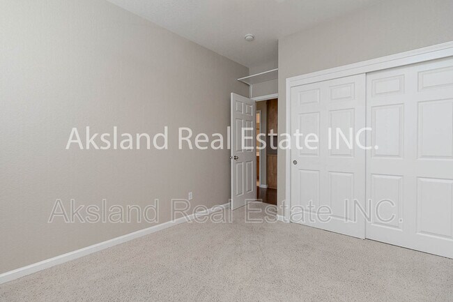 Building Photo - 936 Heartland Dr
