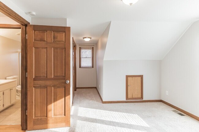 Building Photo - 2310 N 5th St