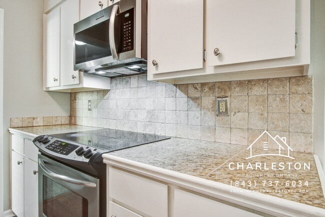 Building Photo - 978 Governors Rd