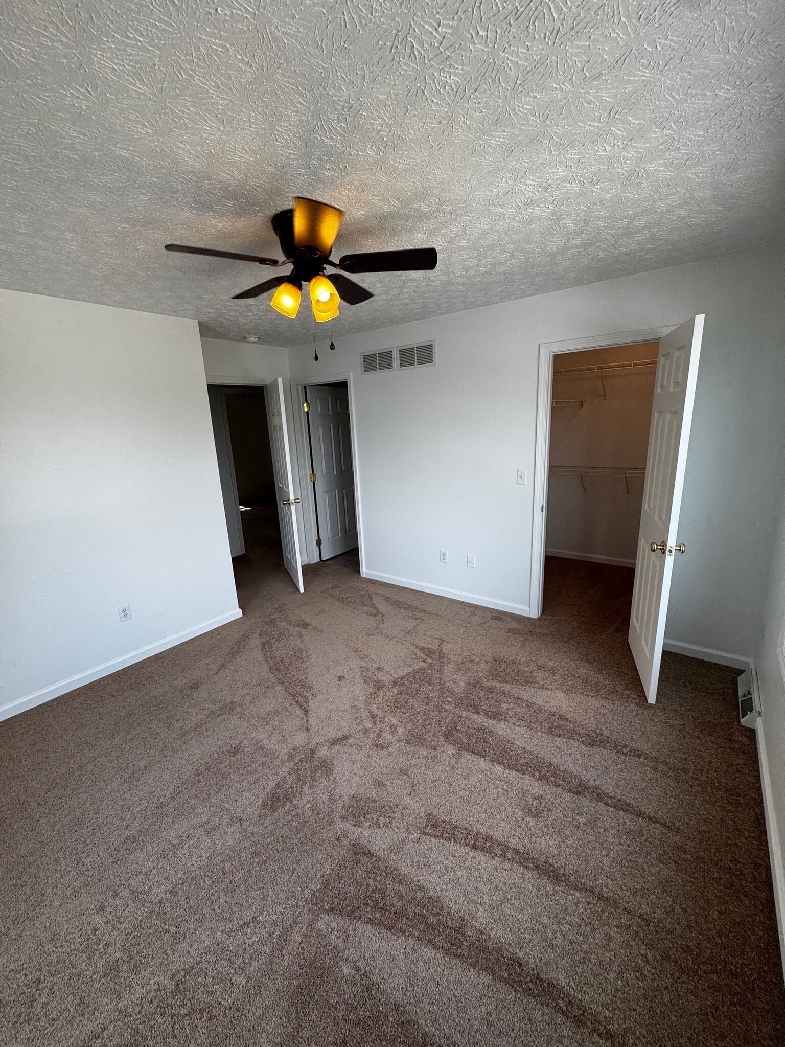 Building Photo - 861 E Saint Johns St