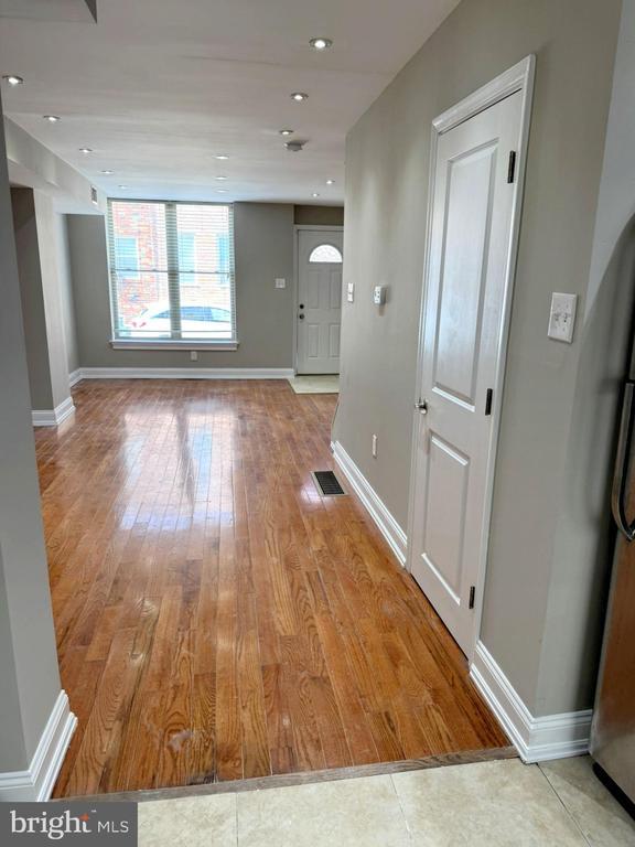 Building Photo - 2531 S Warnock St