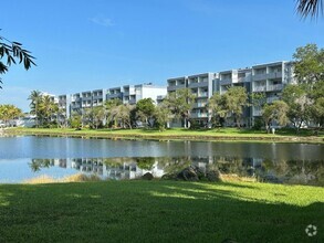 Building Photo - 9359 Fontainebleau Blvd