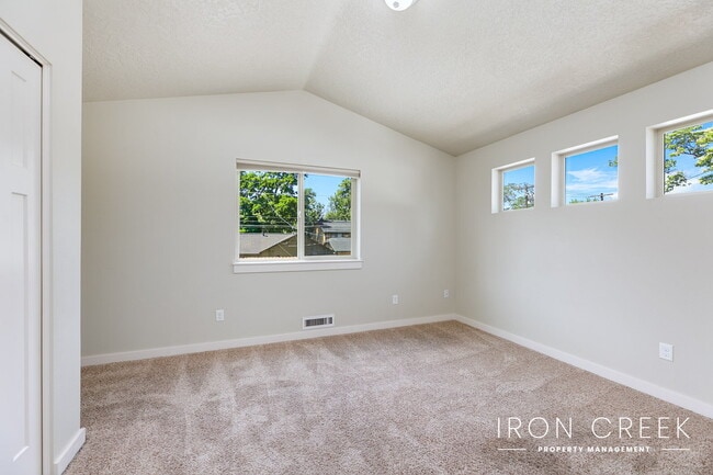 Building Photo - Each Bedroom has Private Full Bath