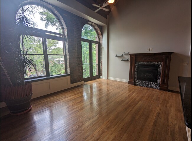 Building Photo - 1715 Summit St