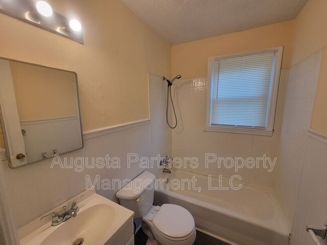 Building Photo - 1223 Radiance Dr