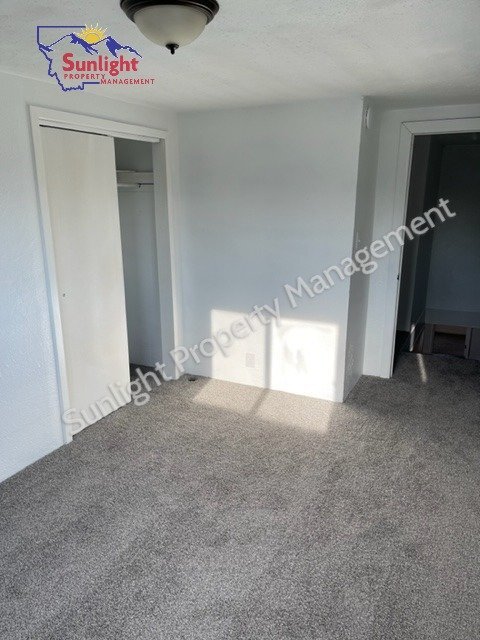 Building Photo - Check out this single family home with 3 bedrooms and 2 baths.