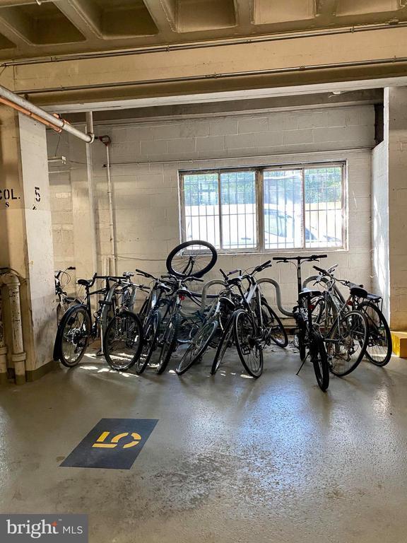 Building Photo - 730 24th St NW