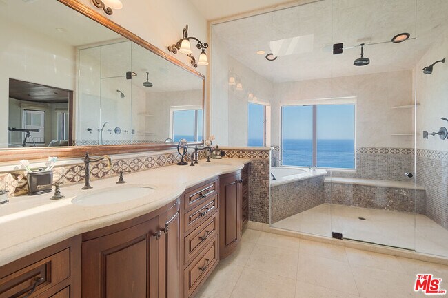 Building Photo - 31776 Broad Beach Rd
