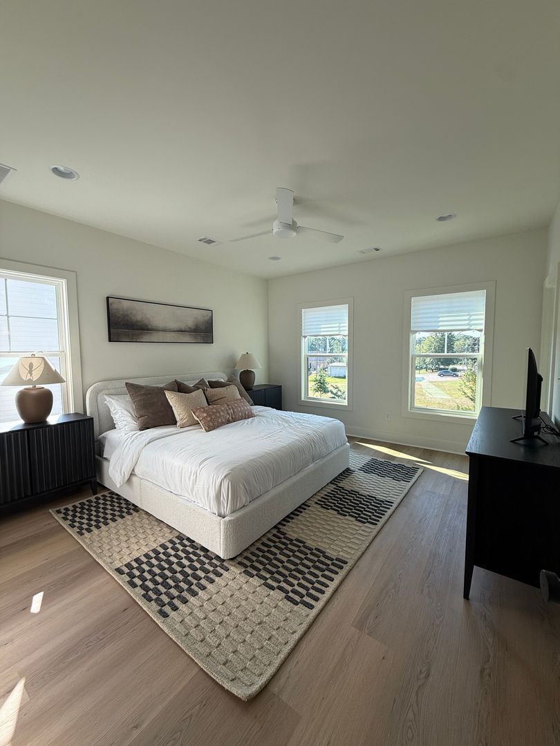 Building Photo - Awesome New Construction 5BR House Close t...