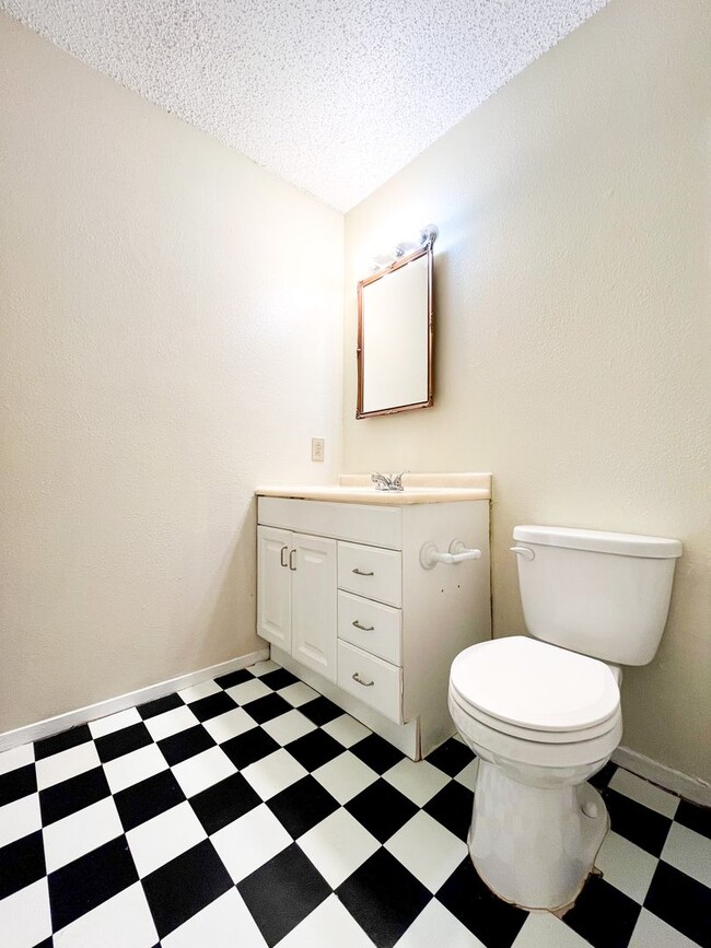 Building Photo - Available NOW!!!! This charming 1 story, 3 bedroom, 2 bath house could be your next home! Beautif...