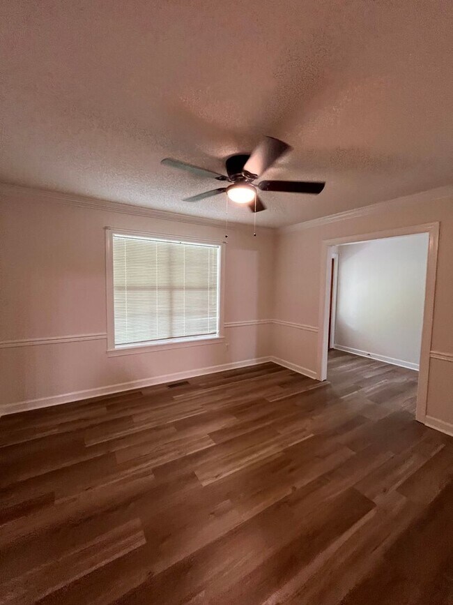 Building Photo - North Lowndes County Home
