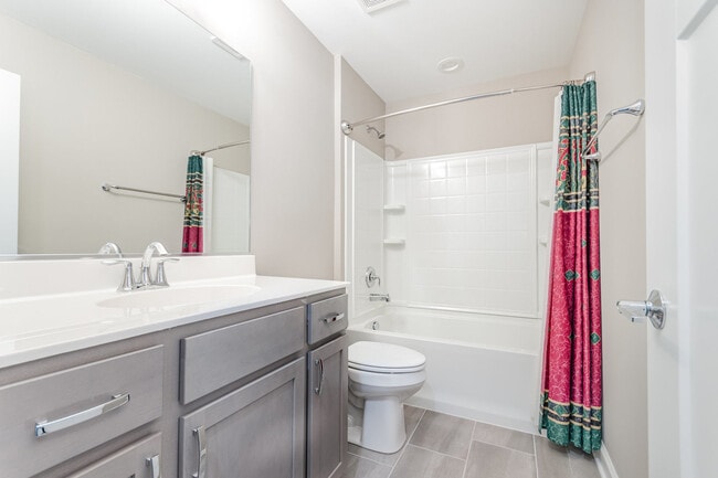 Building Photo - 253 Masters Dr