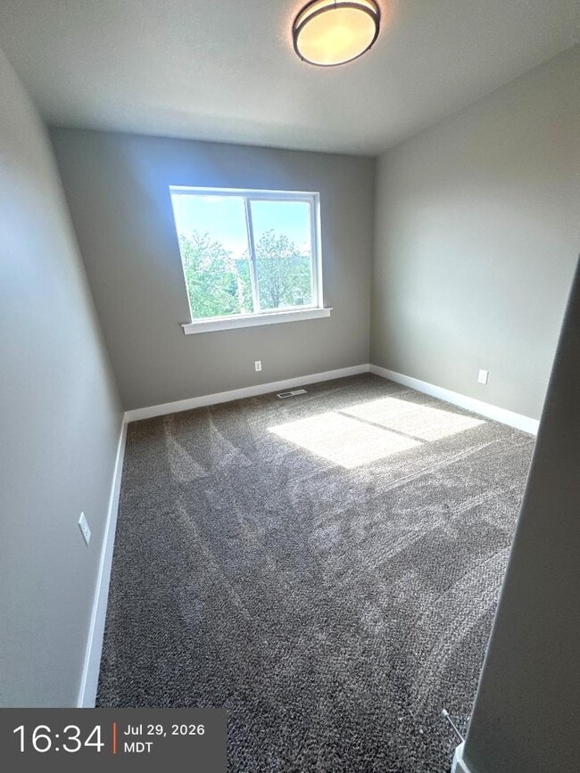 Building Photo - 851 E 270 S