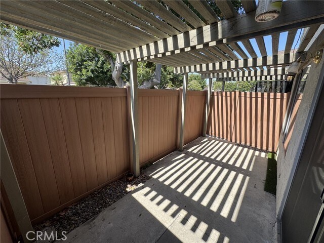 Building Photo - 16748 Cedarwood Cir