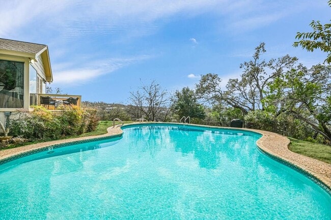 Building Photo - 4505 Deepwoods Dr