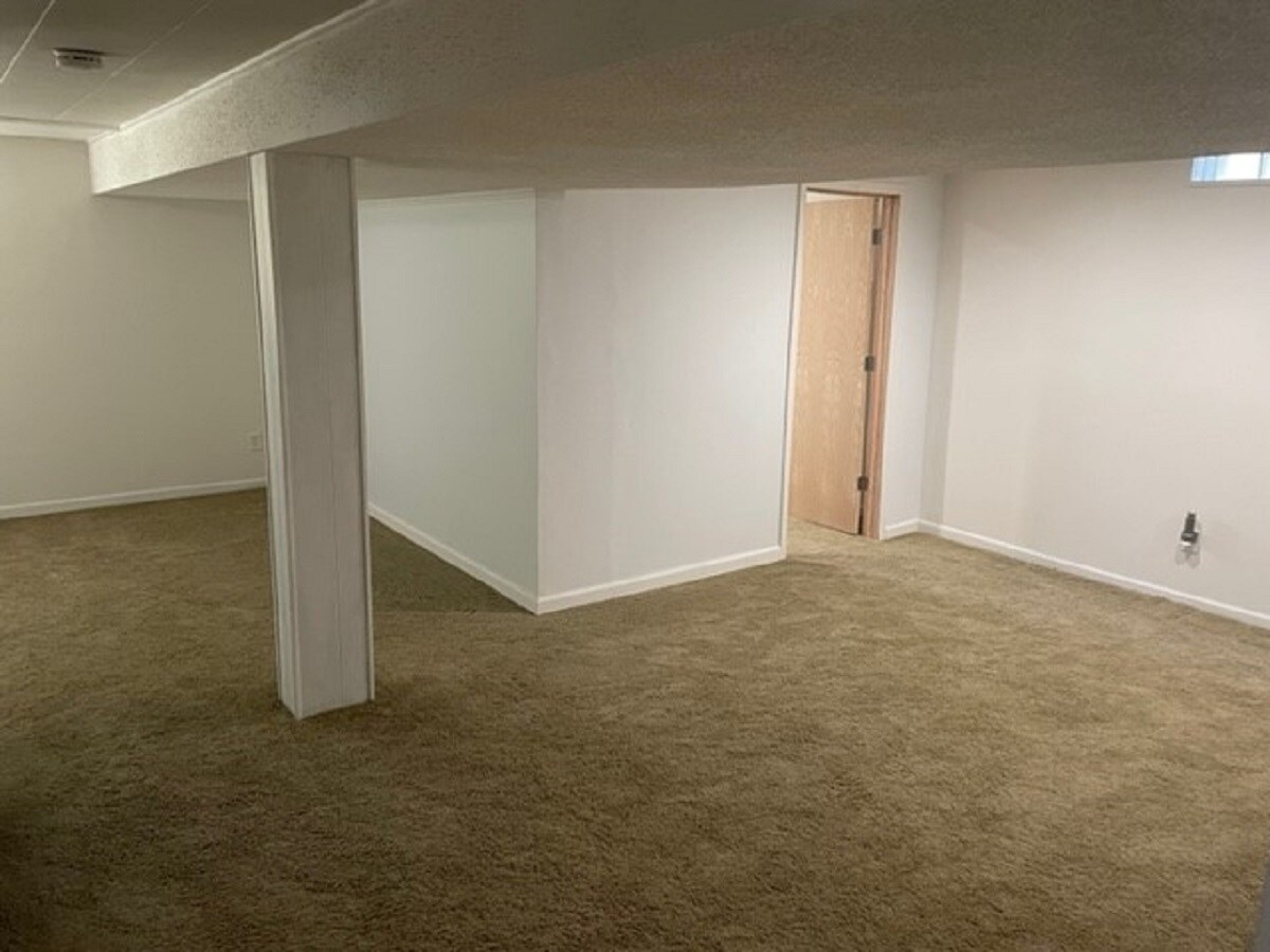 Building Photo - 401 Rhode Island Ave S