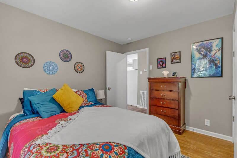 Building Photo - 232 Bermuda Dr