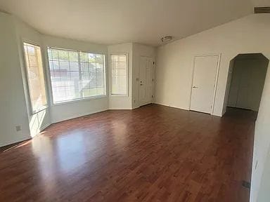 Building Photo - 7054 W Saxton Dr