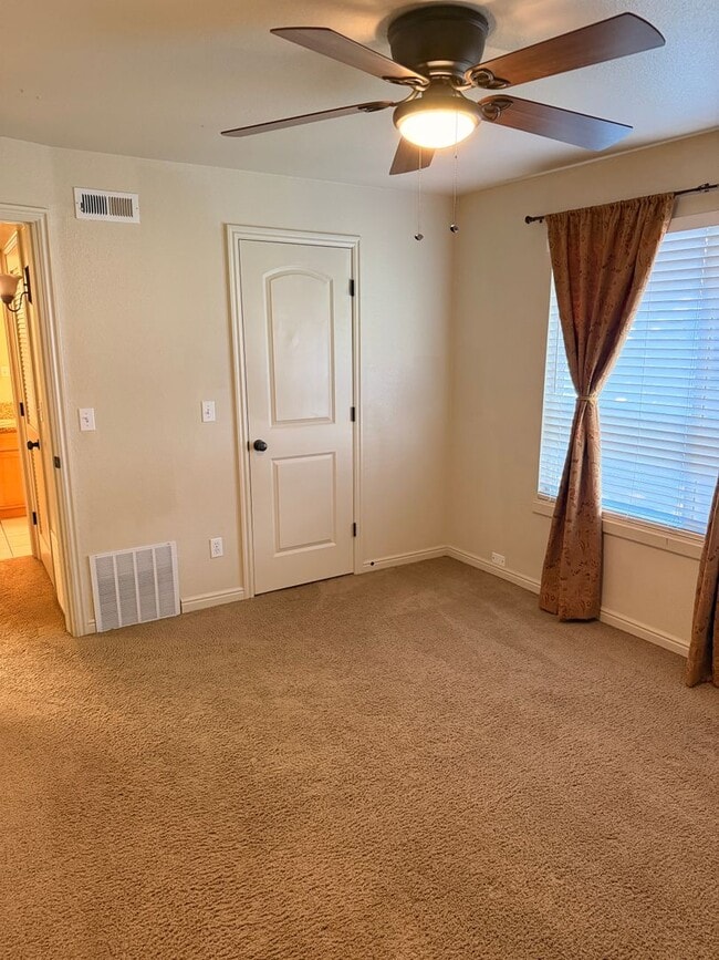 Building Photo - 5710 S 900 E