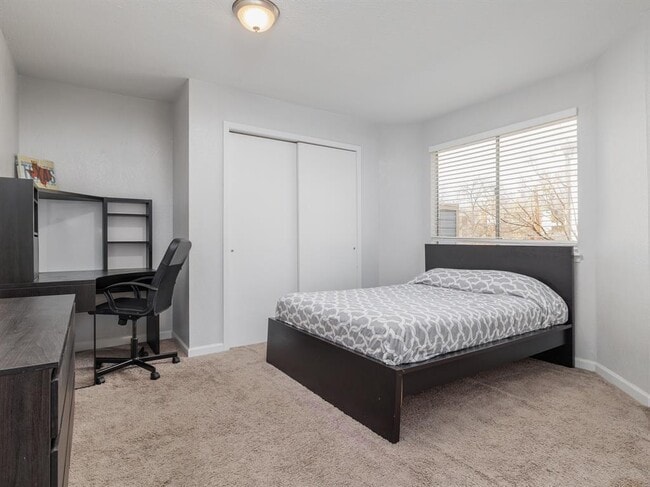 Building Photo - 3004 Speedway