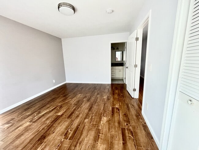 Building Photo - 1310 Maalahi St