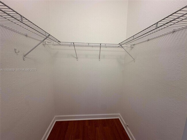 Building Photo - 2755 SE 16th Ave