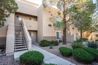 Building Photo - 1908 Villa Palms Ct