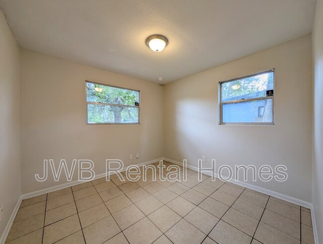 Building Photo - 7930 Limoges Dr S