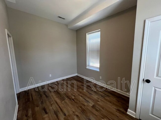 Building Photo - 3308 Lemp Ave