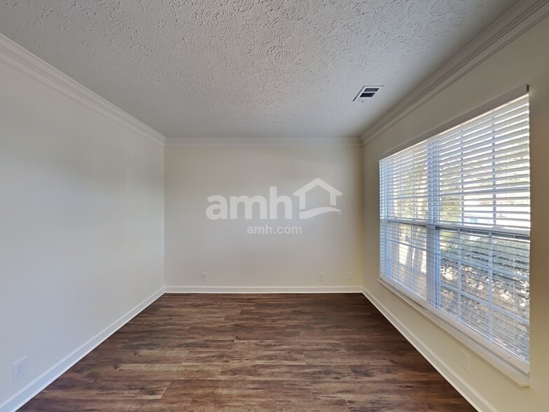 Building Photo - 2992 Brisbane Dr