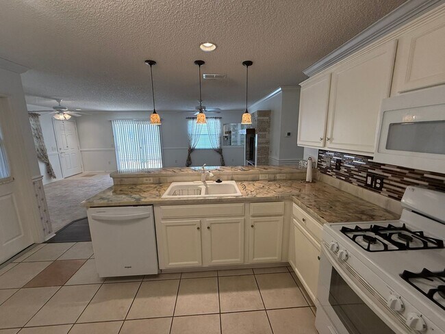 Building Photo - 2829 Burgos Dr