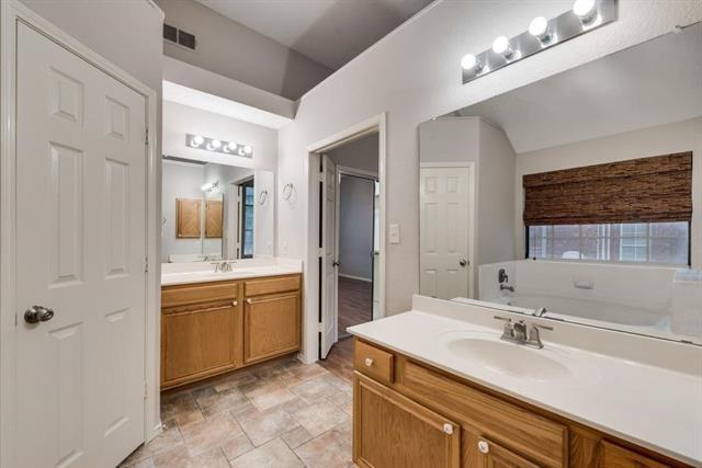 Building Photo - 10104 Burgundy Dr