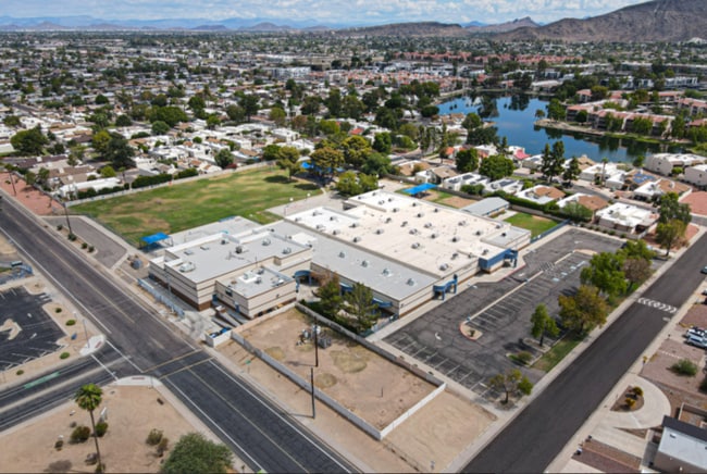 Building Photo - 5Bed/2Bath House at 35th Ave/Cactus! Ready for Immediate Move-In! -- NO HOA!