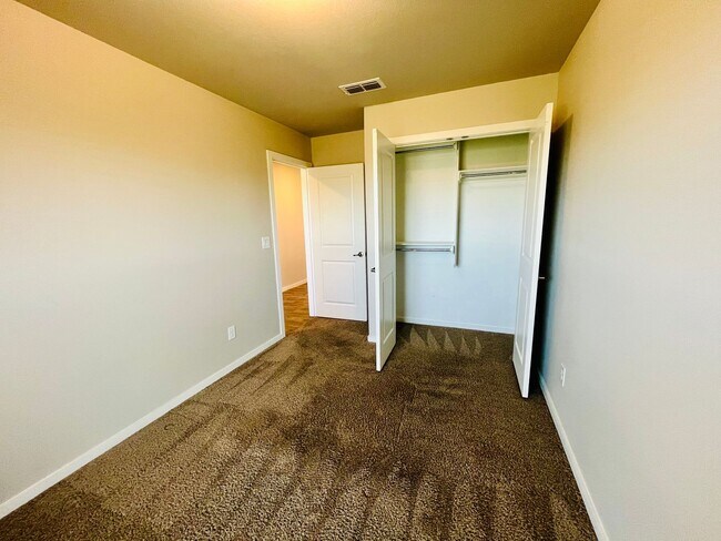 Building Photo - Bell Farms - 14414