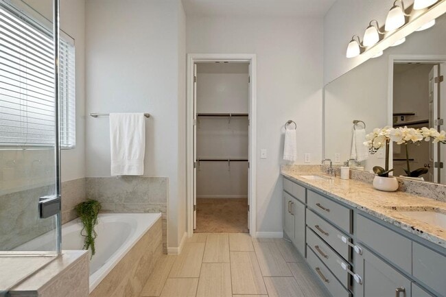 Building Photo - 1416 Reprise Bnd