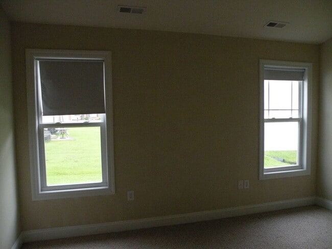 Building Photo - Beautiful Duplex Home near Cherry Point